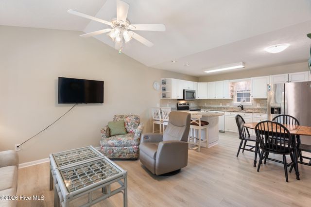105 NE 15th Street, Oak Island, NC 28465