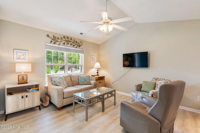 105 NE 15th Street, Oak Island, NC 28465