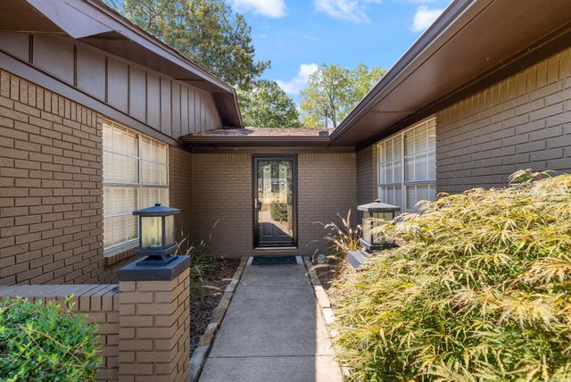 11 Red Oak Drive, Conway, AR 72034