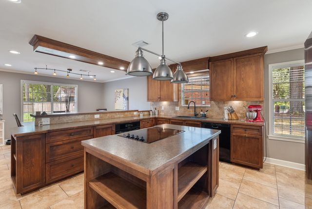 11 Red Oak Drive, Conway, AR 72034