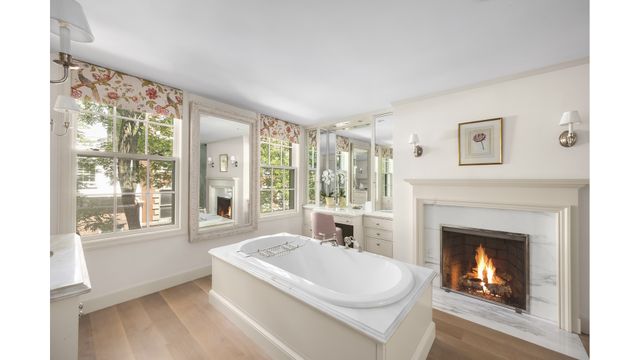 67 BEDFORD Street, New York City, NY 10014