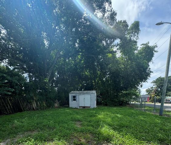 1901 S 34th Street, Fort Pierce, FL 34947