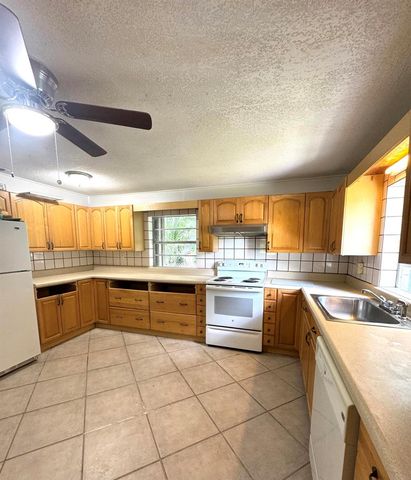 1901 S 34th Street, Fort Pierce, FL 34947