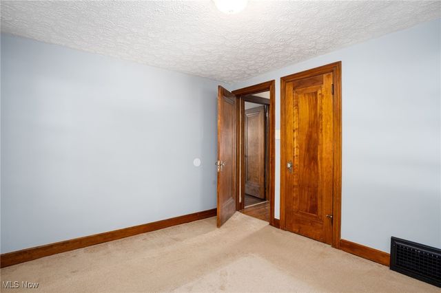 41 E Rosewood Avenue, Akron, OH 44301