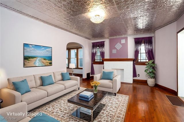 41 E Rosewood Avenue, Akron, OH 44301