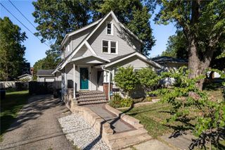 41 E Rosewood Avenue, Akron, OH 44301