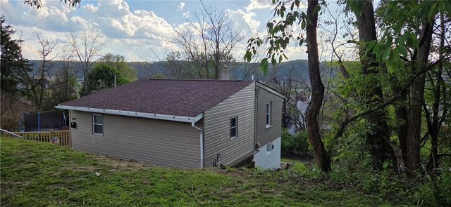 2017 Woodmont Ave, Arnold, PA 15068