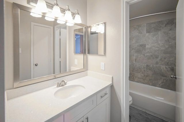 8455 Will Clayton Parkway 204, Humble, TX 77338