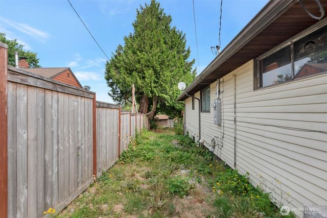 2202 S 120 Street, Burien, WA 98168