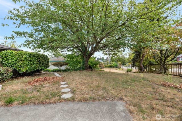 2202 S 120 Street, Burien, WA 98168