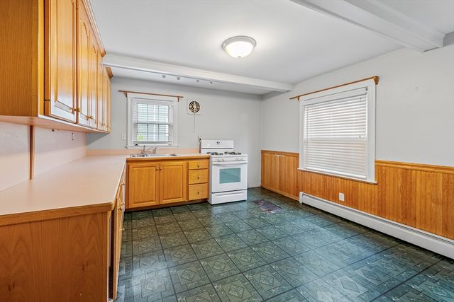 9 Auburn Rd, Beverly, MA 01915