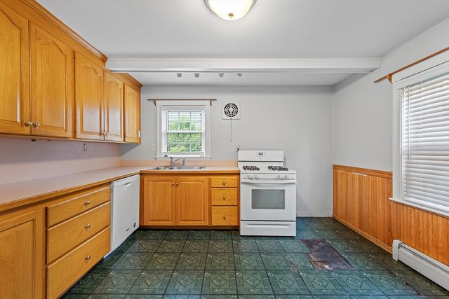 9 Auburn Rd, Beverly, MA 01915
