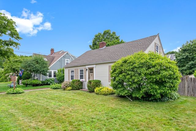 9 Auburn Rd, Beverly, MA 01915