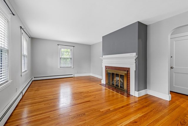 9 Auburn Rd, Beverly, MA 01915