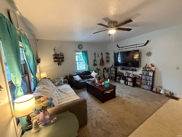 207 E Lisle Street, Kendallville, IN 46755