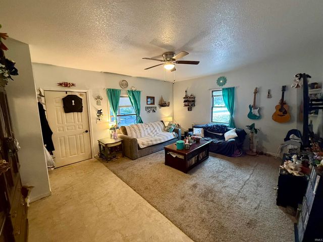 207 E Lisle Street, Kendallville, IN 46755