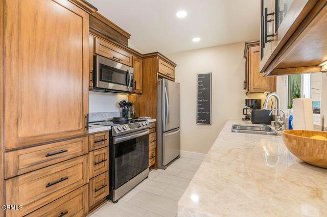 24 W Fiesta Green, Port Hueneme, CA 93041