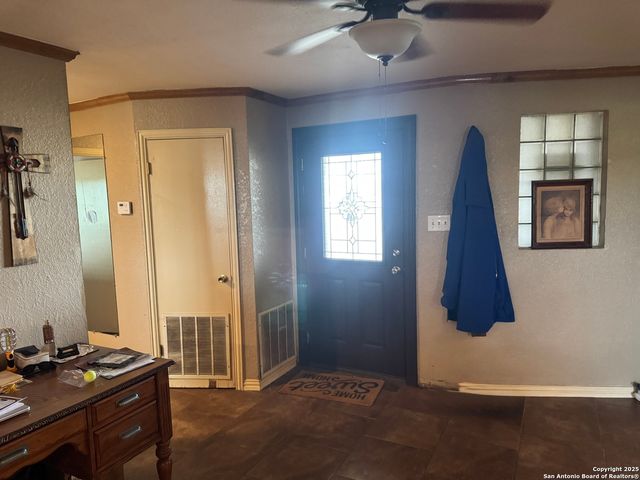7084 Richter, Elmendorf, TX 78112