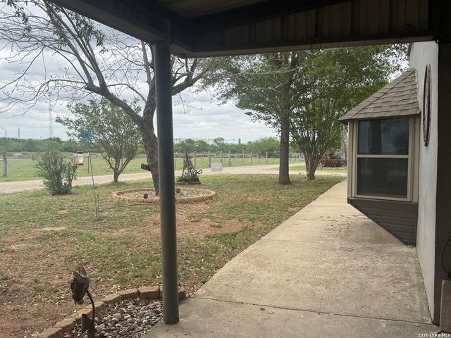 7084 Richter, Elmendorf, TX 78112