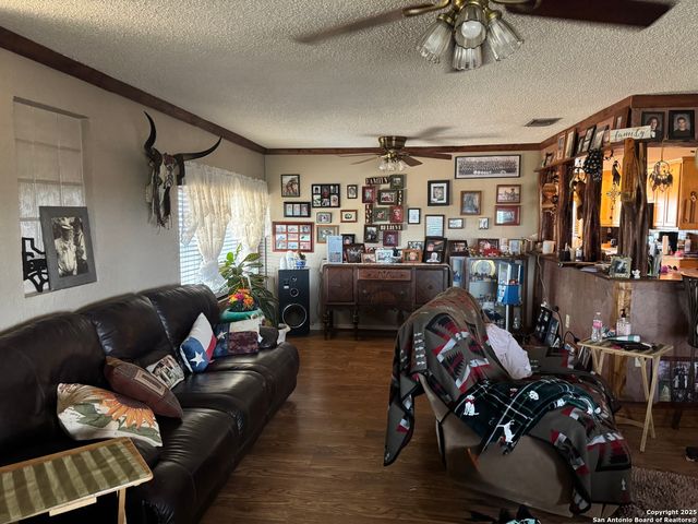 7084 Richter, Elmendorf, TX 78112