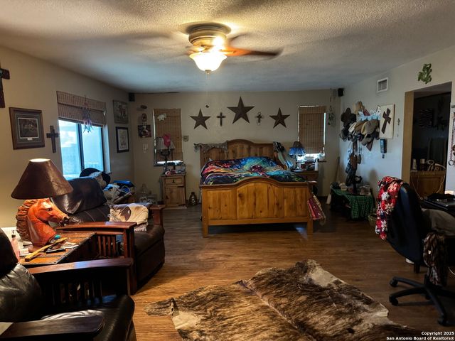7084 Richter, Elmendorf, TX 78112