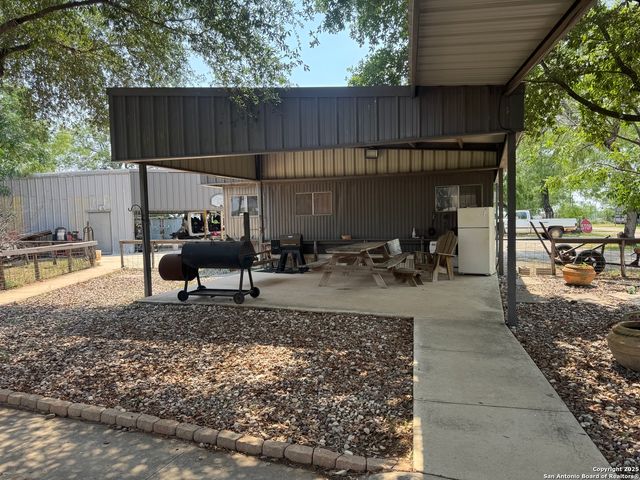 7084 Richter, Elmendorf, TX 78112
