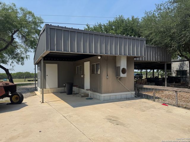 7084 Richter, Elmendorf, TX 78112