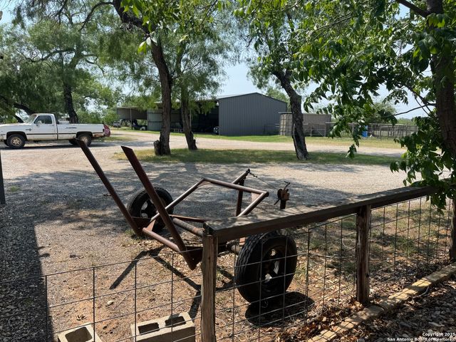7084 Richter, Elmendorf, TX 78112
