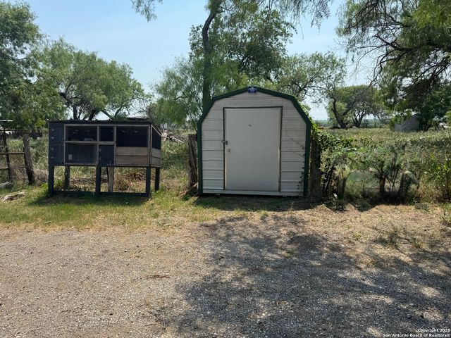 7084 Richter, Elmendorf, TX 78112