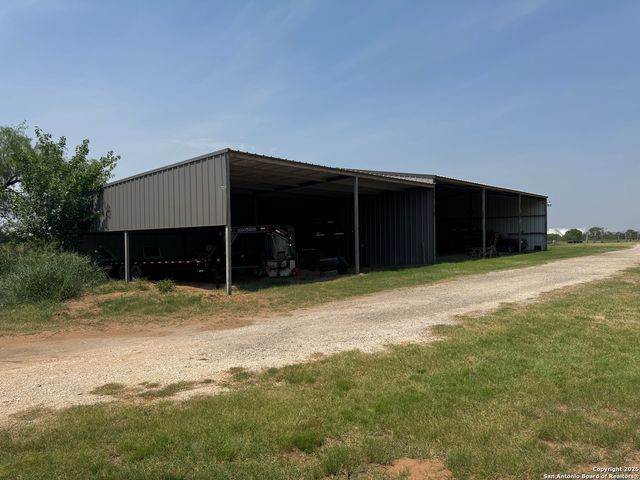 7084 Richter, Elmendorf, TX 78112