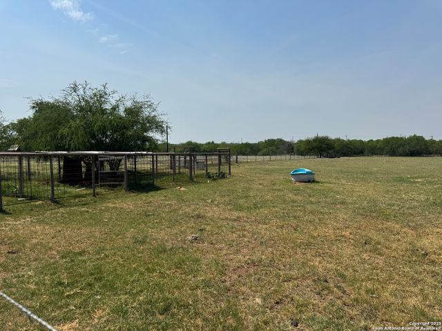7084 Richter, Elmendorf, TX 78112