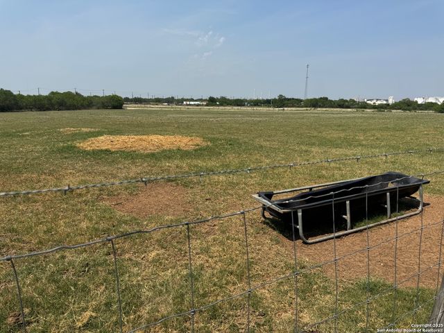 7084 Richter, Elmendorf, TX 78112