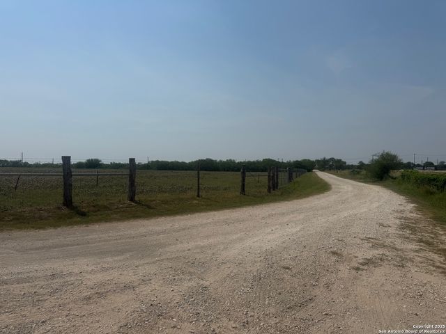 7084 Richter, Elmendorf, TX 78112
