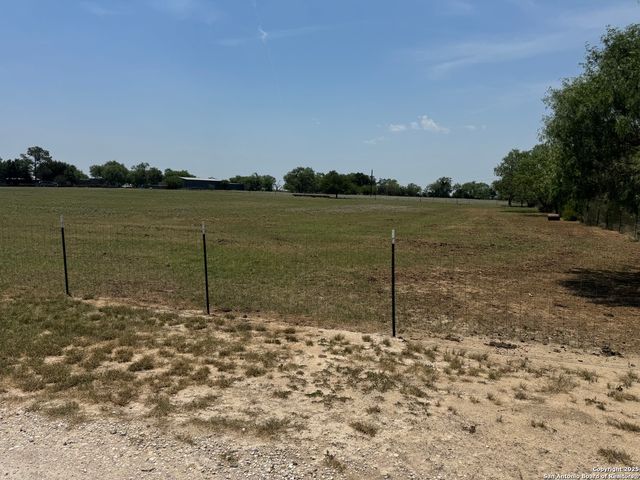 7084 Richter, Elmendorf, TX 78112