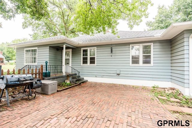 2131 S 38th Avenue, Omaha, NE 68105