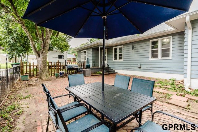 2131 S 38th Avenue, Omaha, NE 68105
