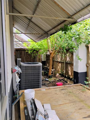 9788 Clarewood Drive 105, Houston, TX 77036