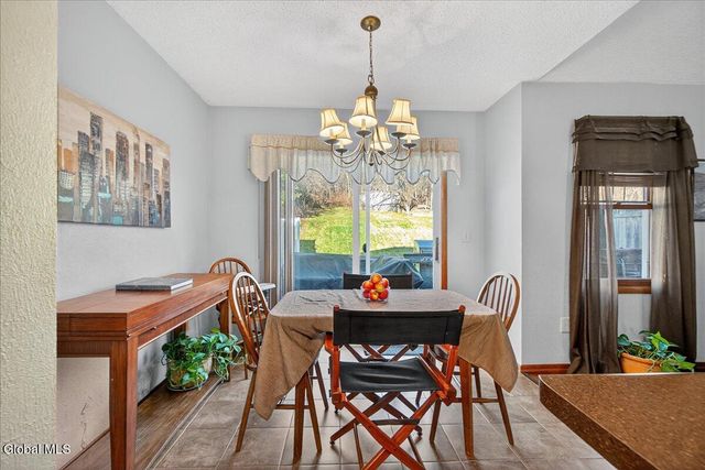 22 Lexington Drive, Clifton Park, NY 12065