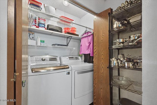 22 Lexington Drive, Clifton Park, NY 12065