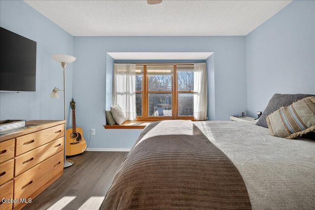 22 Lexington Drive, Clifton Park, NY 12065