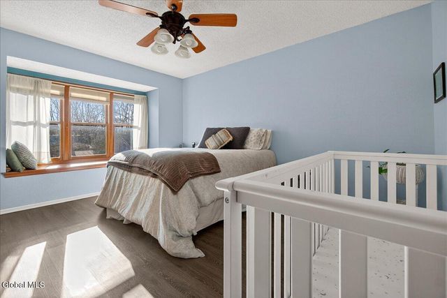 22 Lexington Drive, Clifton Park, NY 12065