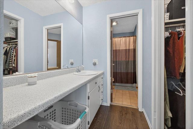 22 Lexington Drive, Clifton Park, NY 12065