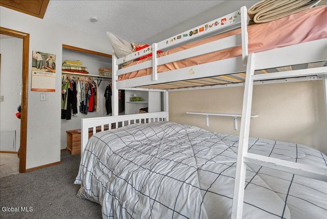 22 Lexington Drive, Clifton Park, NY 12065