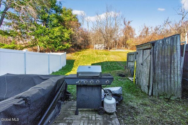 22 Lexington Drive, Clifton Park, NY 12065