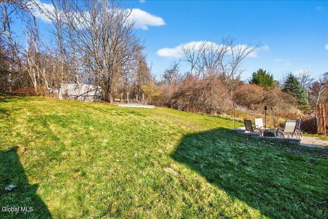 22 Lexington Drive, Clifton Park, NY 12065