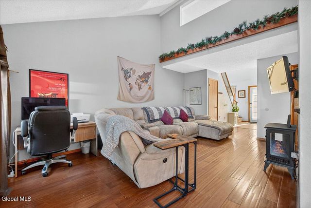 22 Lexington Drive, Clifton Park, NY 12065