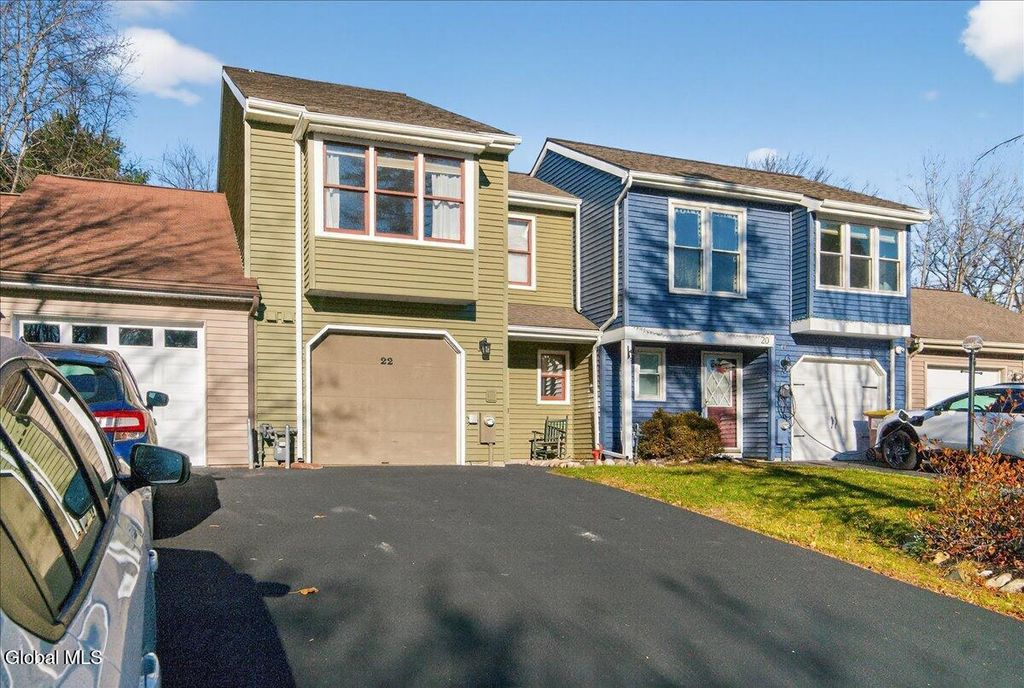 22 Lexington Drive, Clifton Park, NY 12065