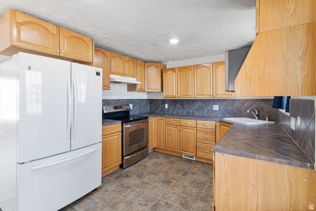 83 W 650 N, Clearfield, UT 84015