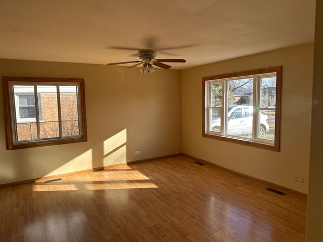 6316 W 83RD Place, Burbank, IL 60459