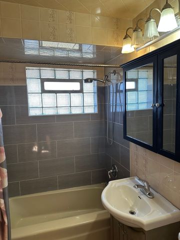 6316 W 83RD Place, Burbank, IL 60459